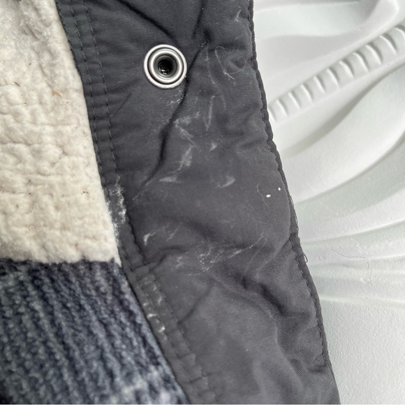 - Xs  Columbia fleece vest - Picture 10 of 10